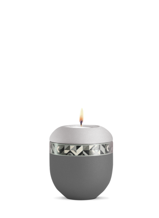 Keramická miniurna Artist, šedá, stříbrná, geometrie, svíčka.