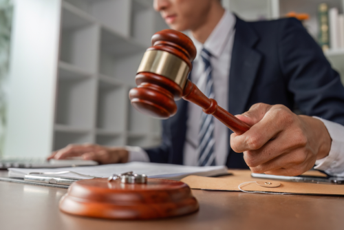 Dědické řízení v roce 2025: Jak probíhá, kdo dědí a kolik to stojí